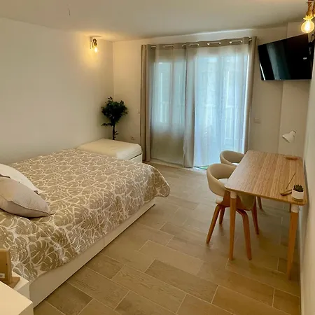 Apartment Inside The Wave B *